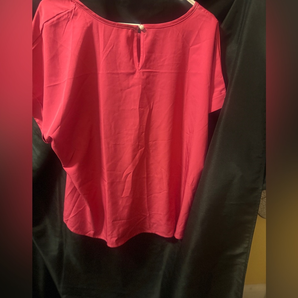 ๐ป SHEIN Curve Vibrant Pink Blouse - Picture 2 of 3